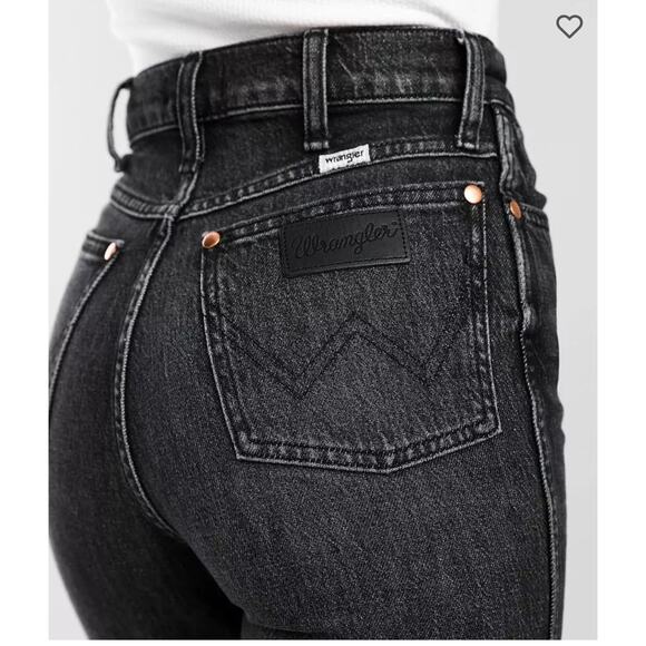 Wrangler Wanderer High Rise Flare Jean Essential Black Sz W31 L30 - Picture 4 of 9